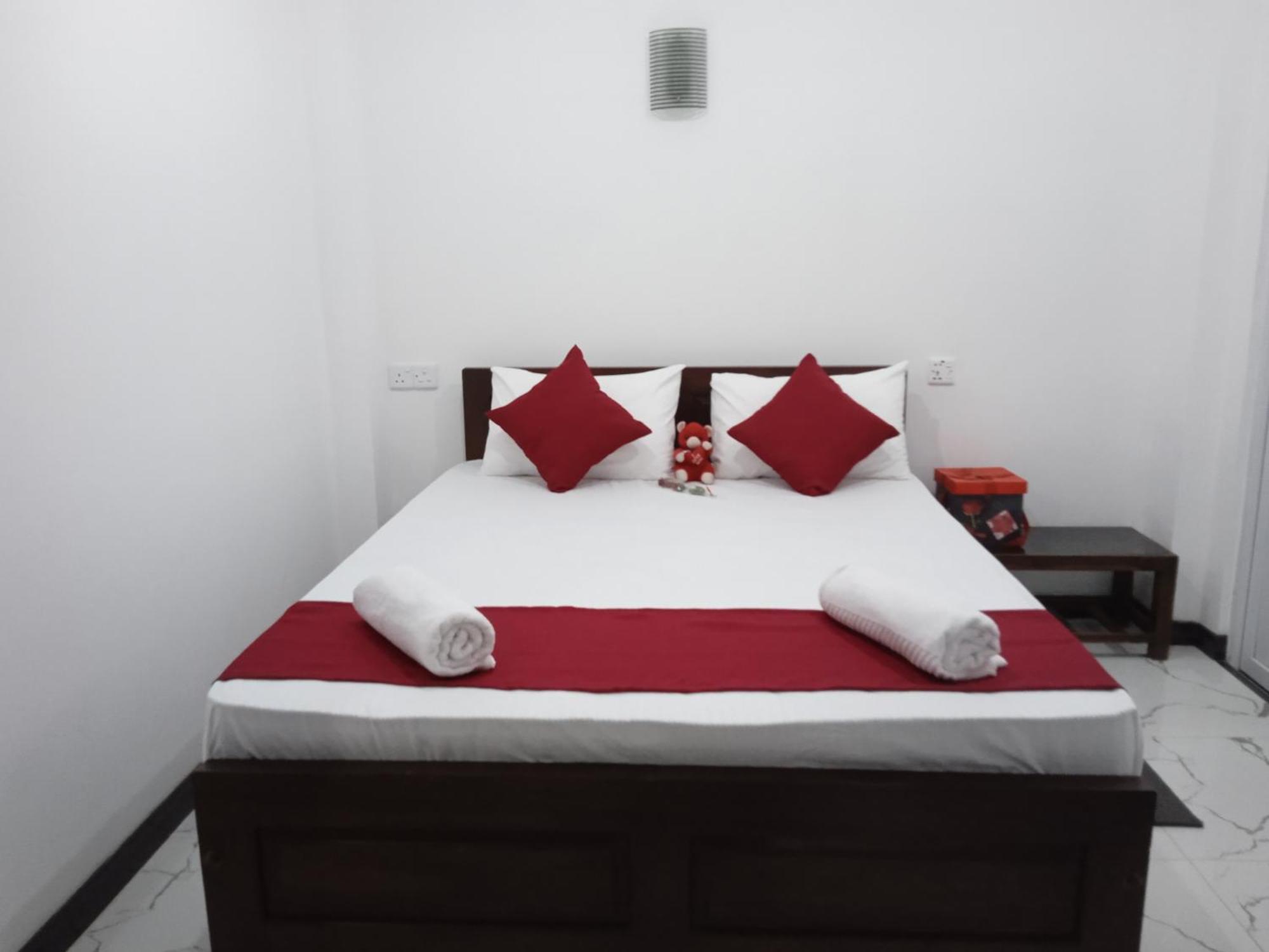 Nine Arch Corner Apartment Ella Bagian luar foto
